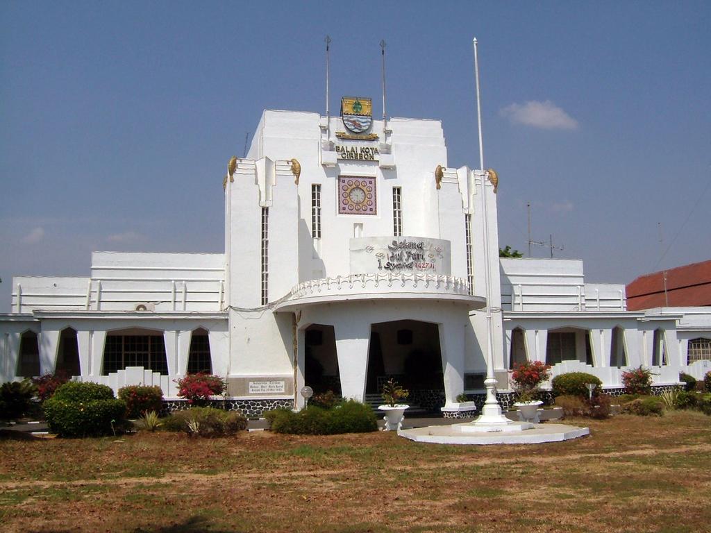 Hotel Koening Cirebon Exterior foto