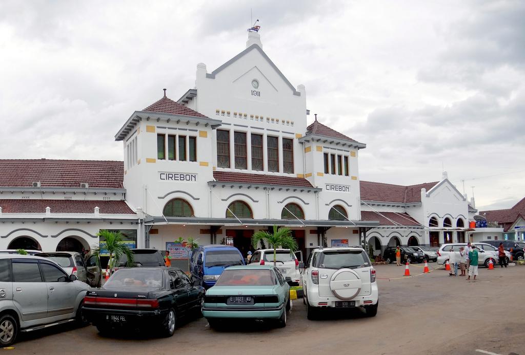 Hotel Koening Cirebon Exterior foto